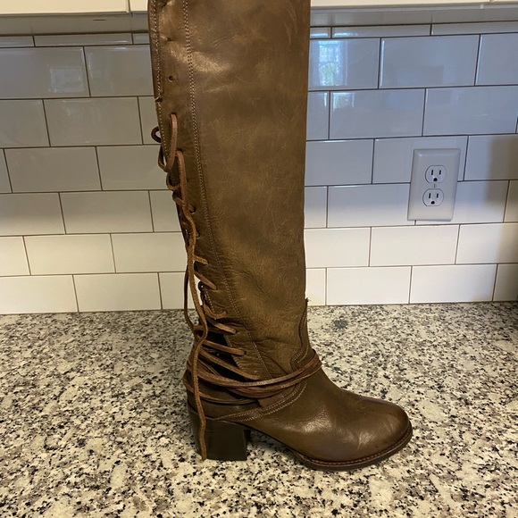 **SOLD**Freebird leather coal boots lace up - Picture 4 of 12
